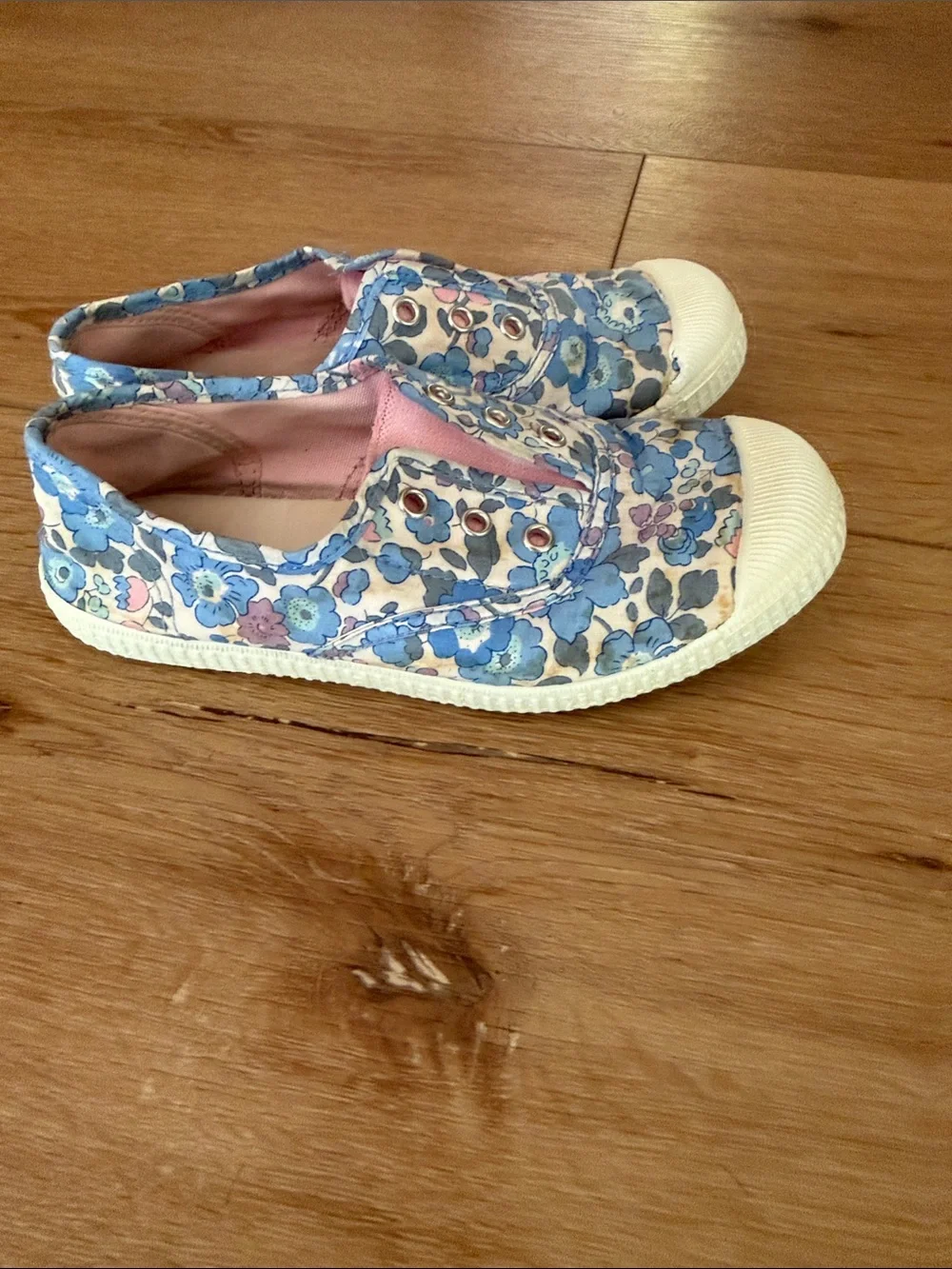 Trotters London Girls Floral Slip-On Canvas Shoes in Bluebell Liberty Print